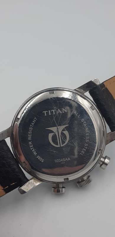 Titan chronograph gold on sale